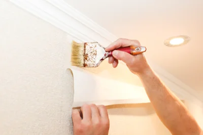Pose de papier peint à Rocques — revêtements muraux et toiles de verre